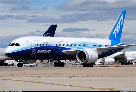 Boeing 787.